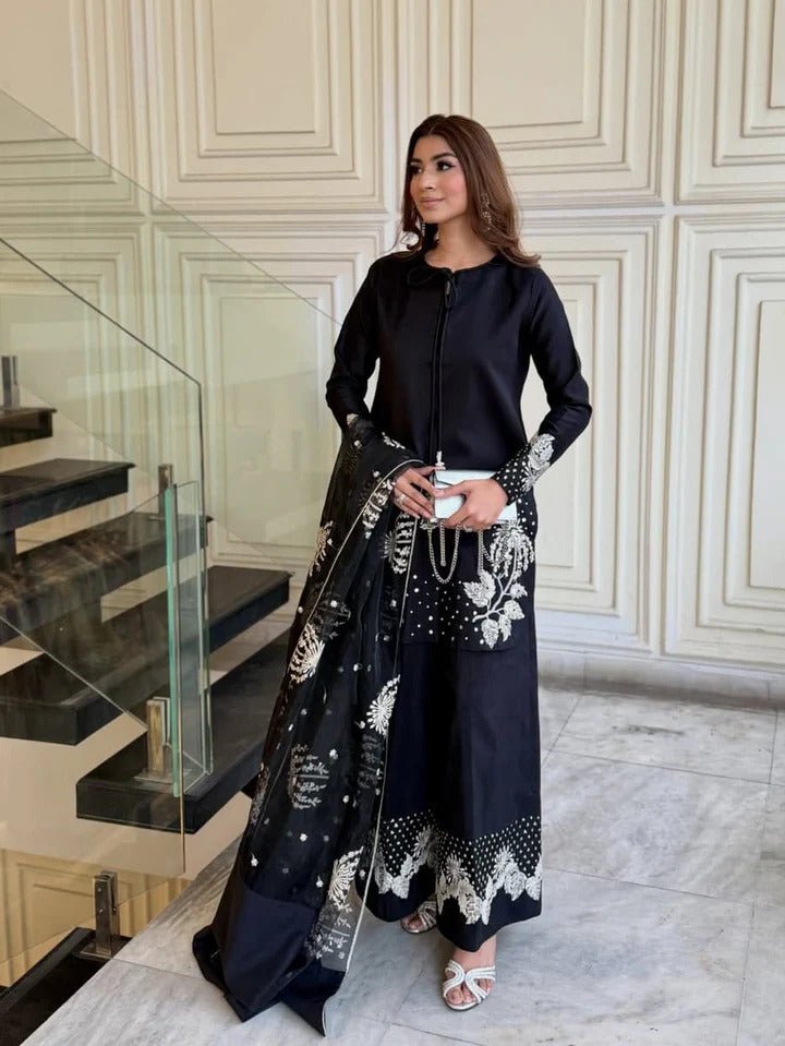 Noor - e - Zari Embroidered 3PC Ensemble - Libas Lounge