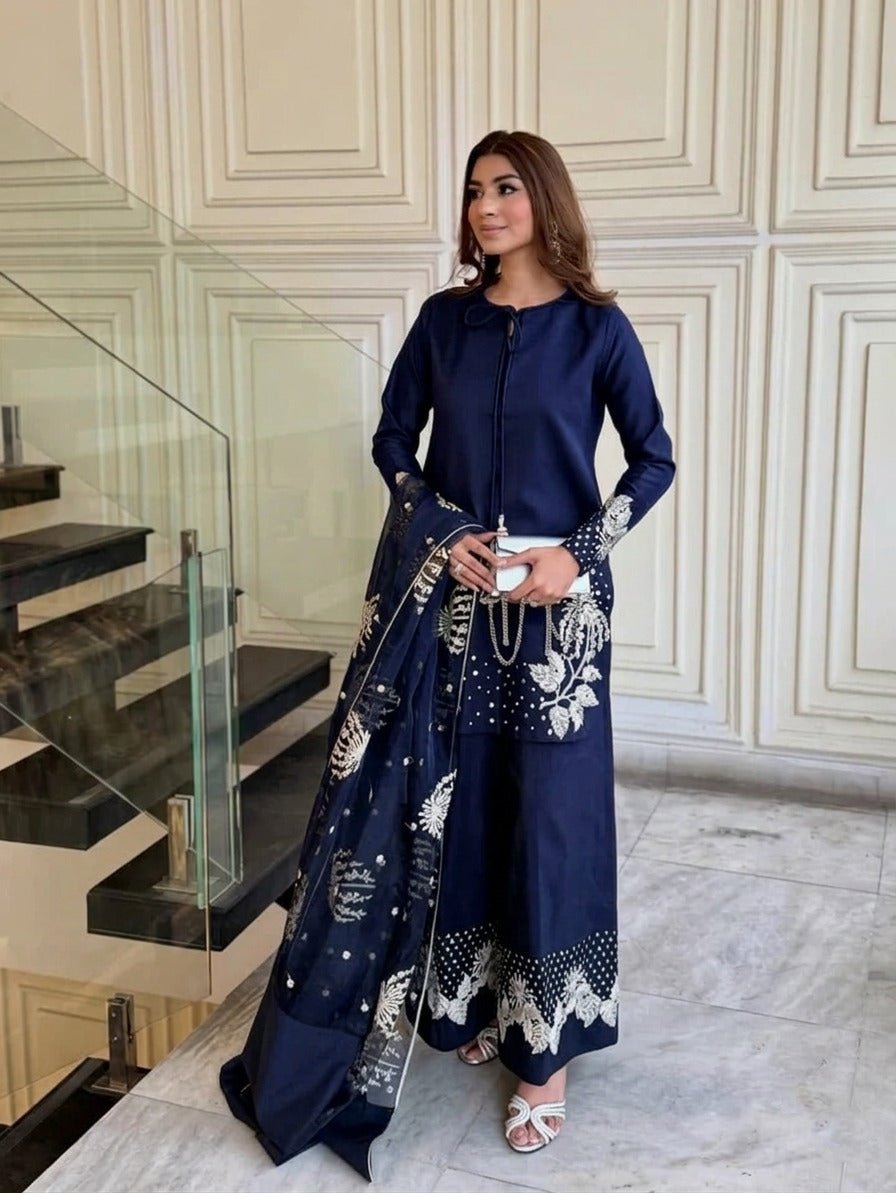 Noor - e - Zari Embroidered 3PC Ensemble - Libas Lounge